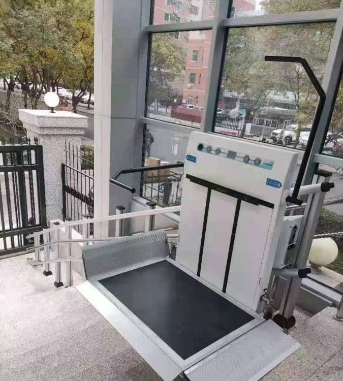 斜掛式無障礙升降機